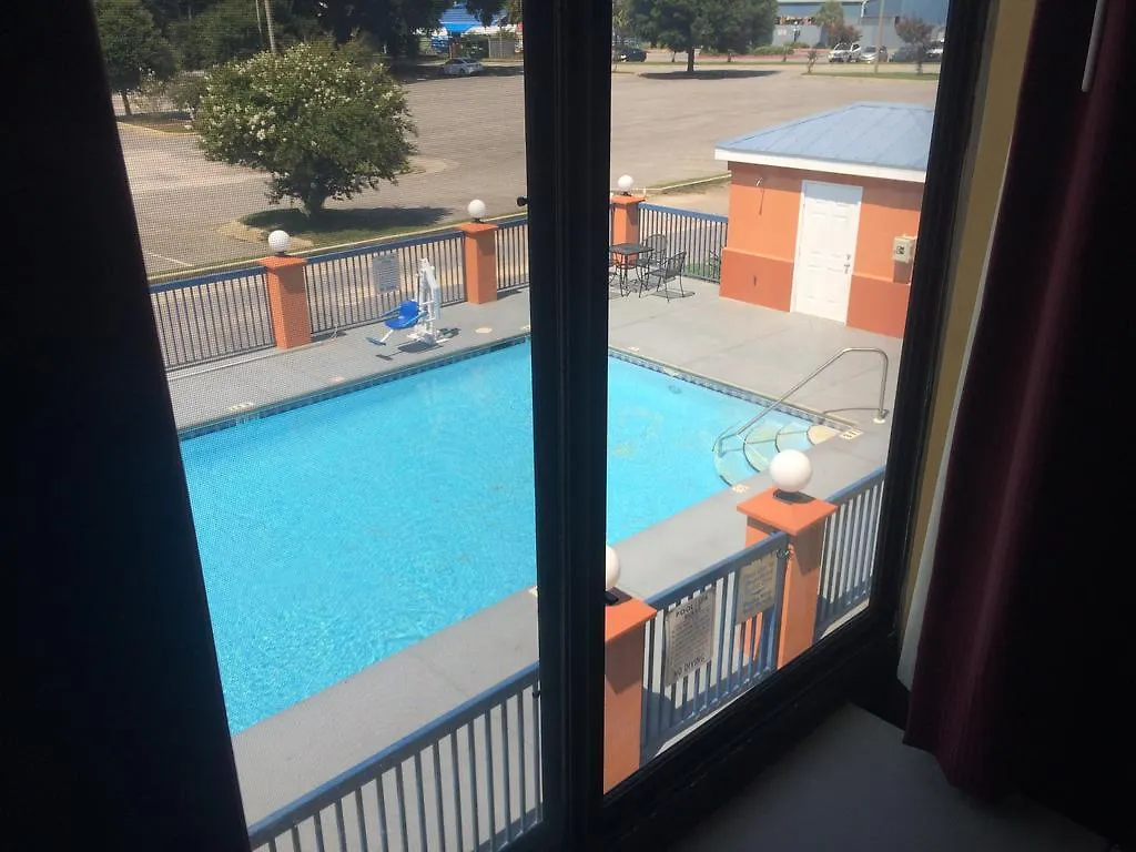 Luxury Suites Ferry Pass