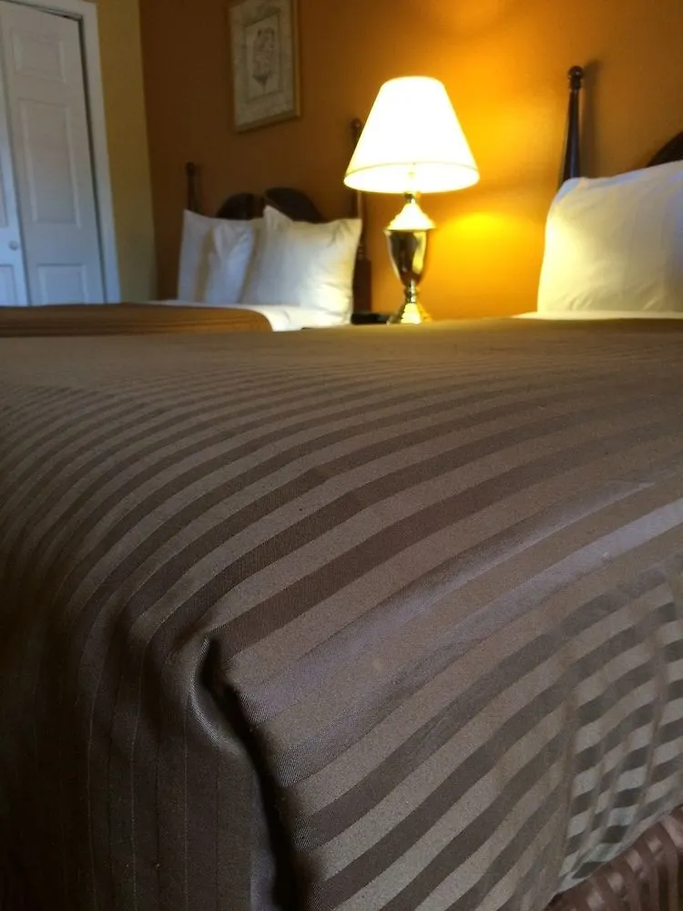 Luxury Suites Ferry Pass
