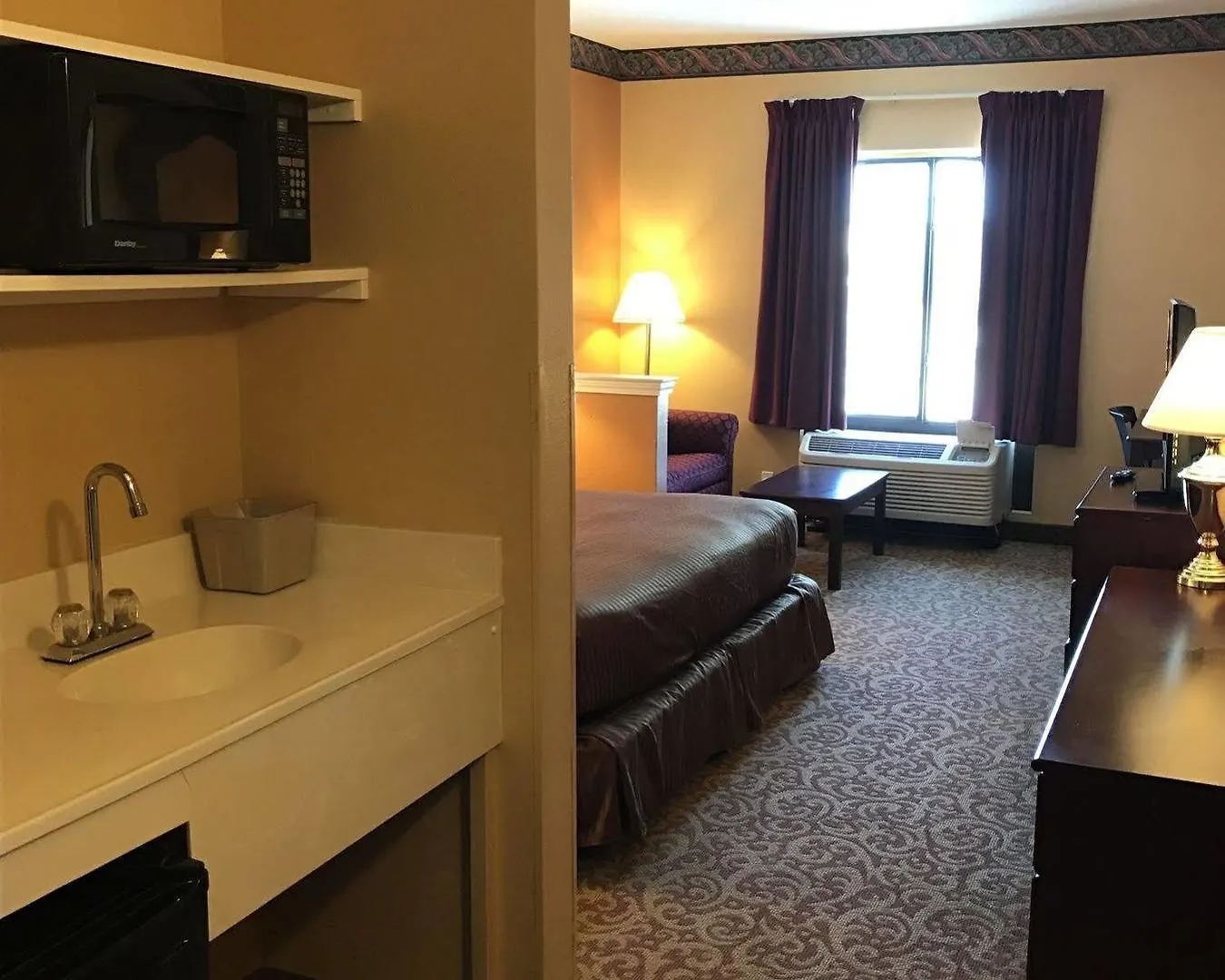 Luxury Suites Ferry Pass 4*,  USA