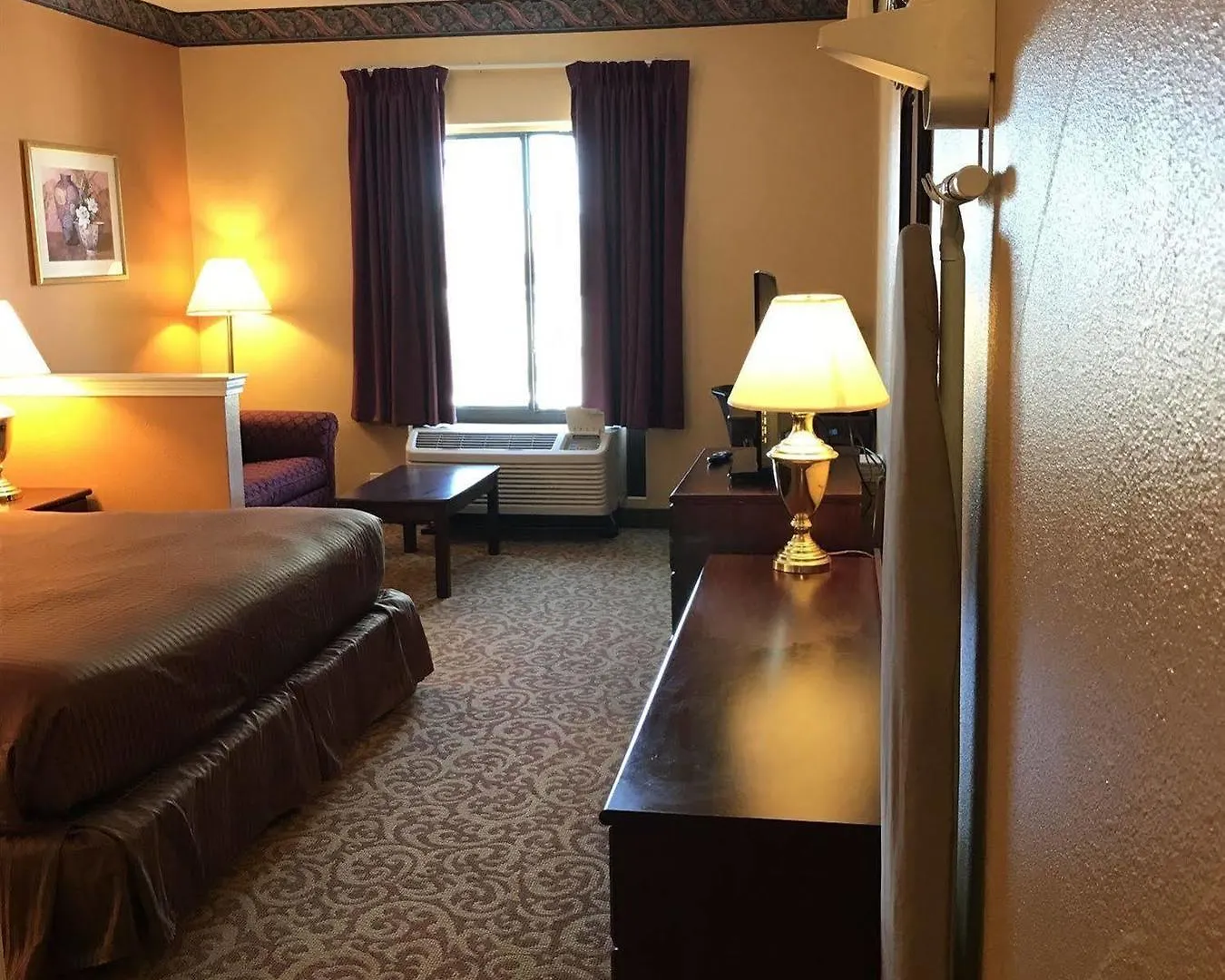 Luxury Suites Ferry Pass