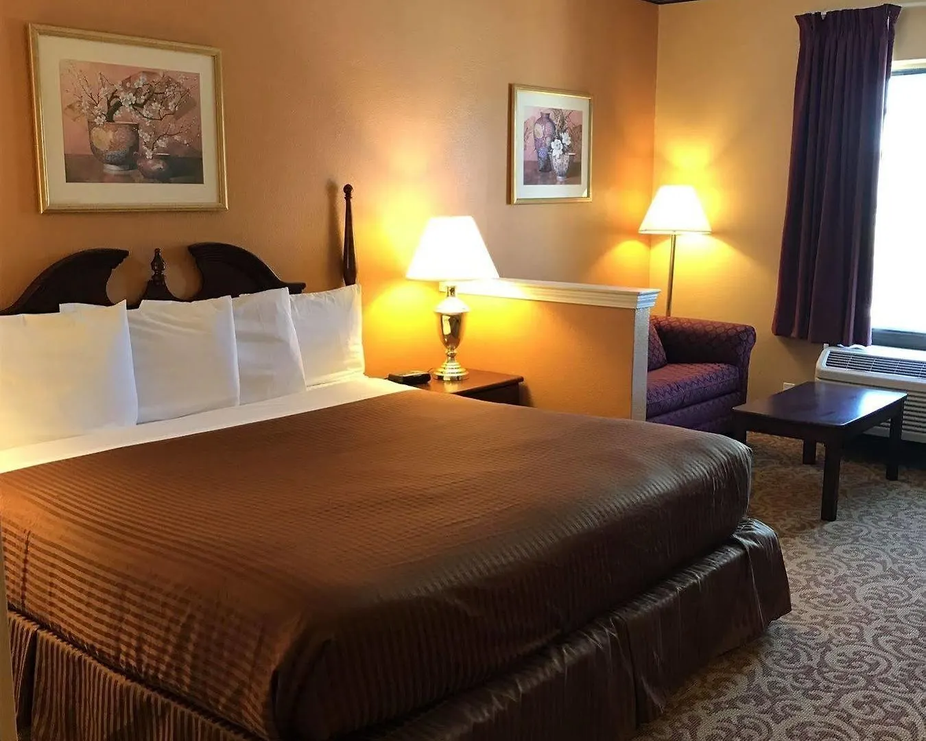 Luxury Suites Ferry Pass