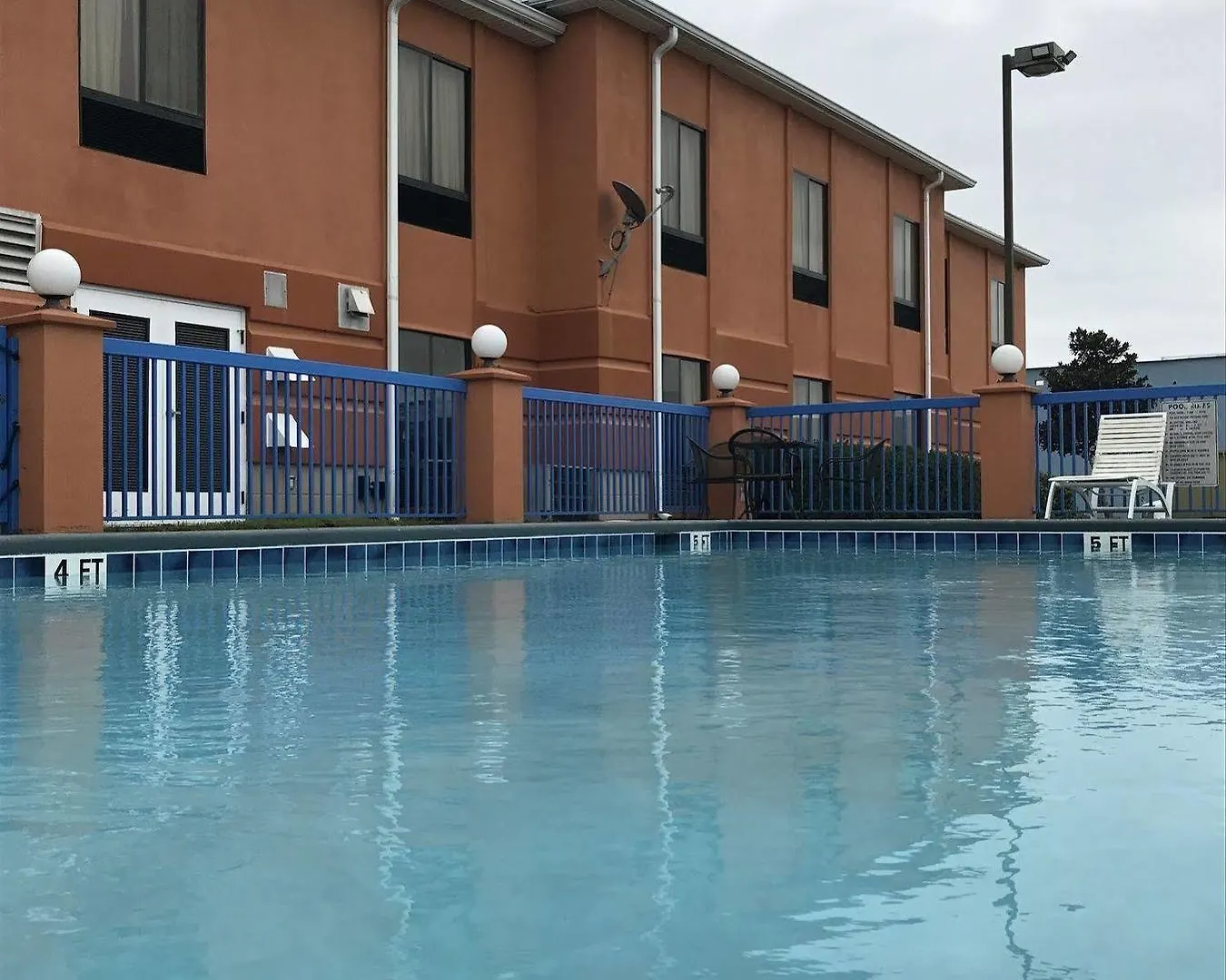 Luxury Suites Ferry Pass USA