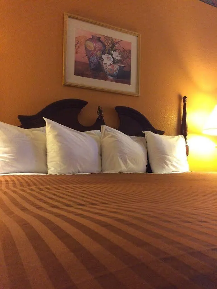 Luxury Suites Ferry Pass 4*,