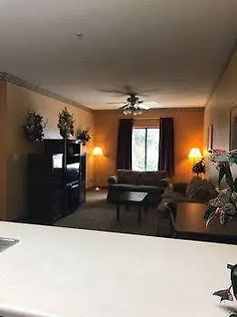 Luxury Suites Ferry Pass 4*,